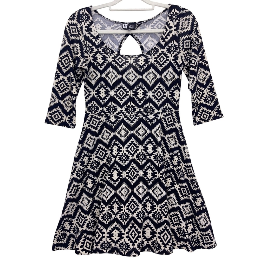 Vibe Black Geometric Tribal Skater Dress M 3/4 Sleeve Keyhole Back